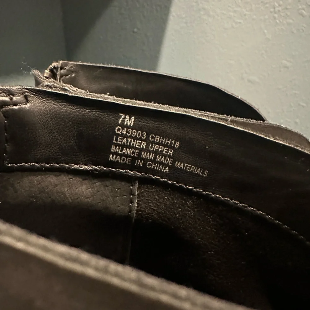 Korks Black Heeled Boots - Picture 2 of 6